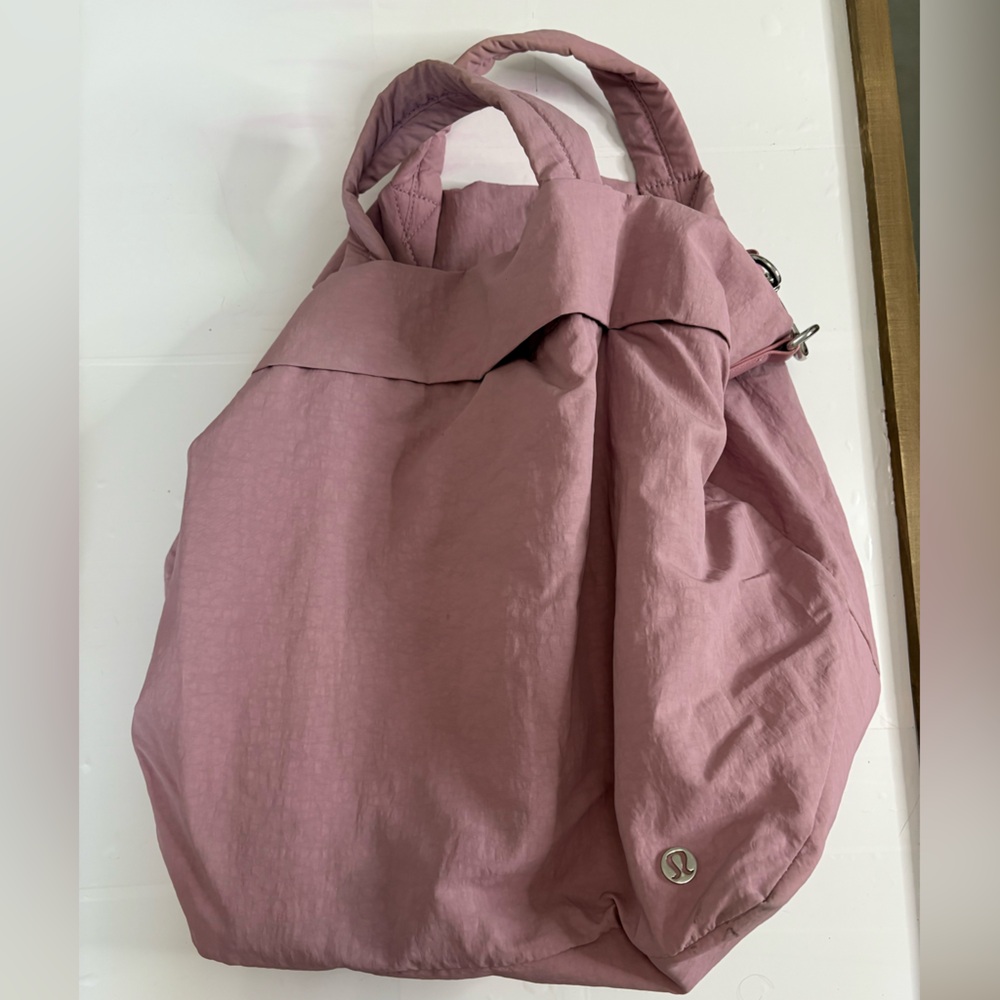 Lululemon On My Level Women’s Gym Bag- lilac